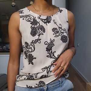 Worthington Black White Floral Sleeveless Tank Top Size Small Polyester Blouse
